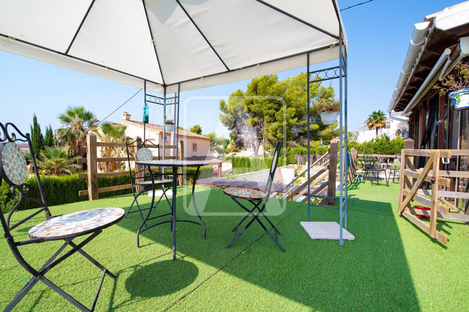 5 bedroom Villa for sale in Calpe / Calp with pool garage - € 460,000 (Ref: 9184582)