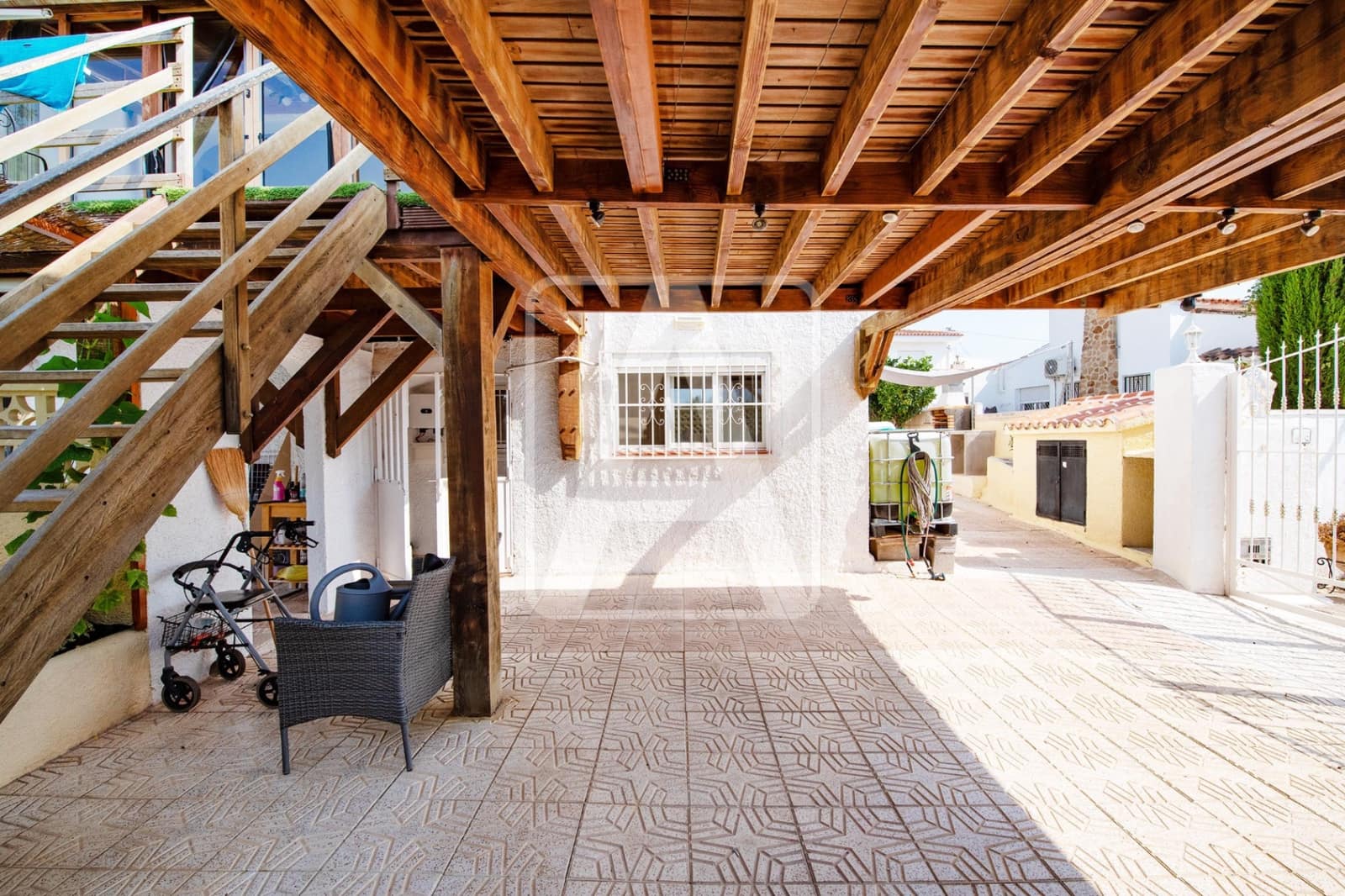 5 bedroom Villa for sale in Calpe / Calp with pool garage - € 460,000 (Ref: 9184582)