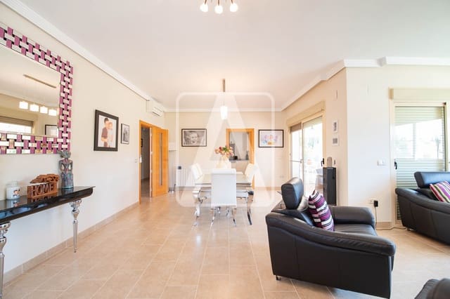 4 soveværelse Villa til salg i Calpe / Calp med swimmingpool garage - € 899.500 (Ref: 9184583)