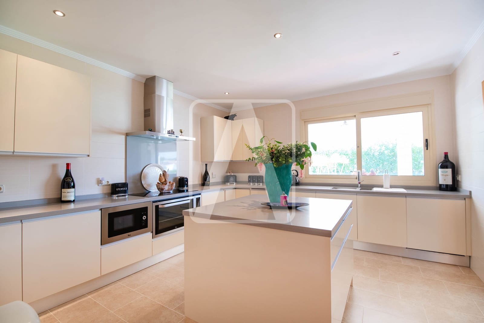 4 soveværelse Villa til salg i Calpe / Calp med swimmingpool garage - € 899.500 (Ref: 9184583)