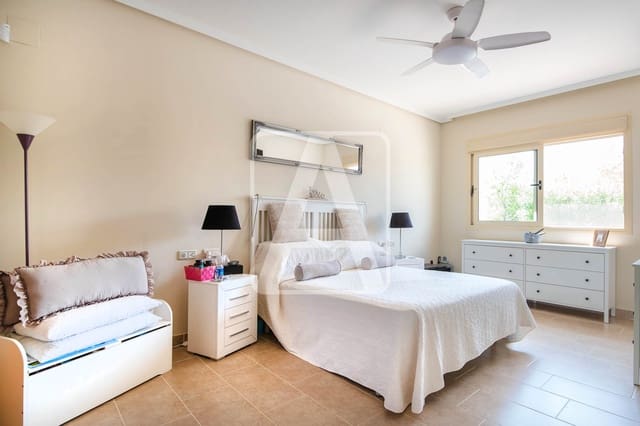 4 soveværelse Villa til salg i Calpe / Calp med swimmingpool garage - € 899.500 (Ref: 9184583)