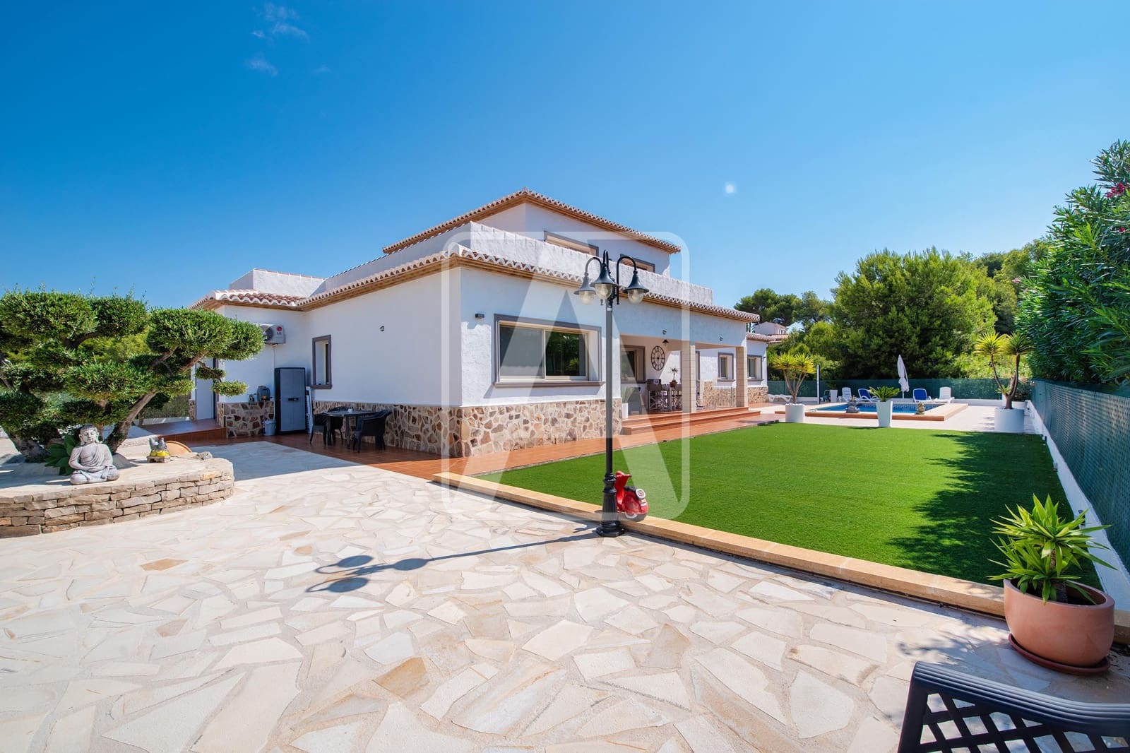 4 soveværelse Villa til salg i Calpe / Calp med swimmingpool garage - € 899.500 (Ref: 9184583)