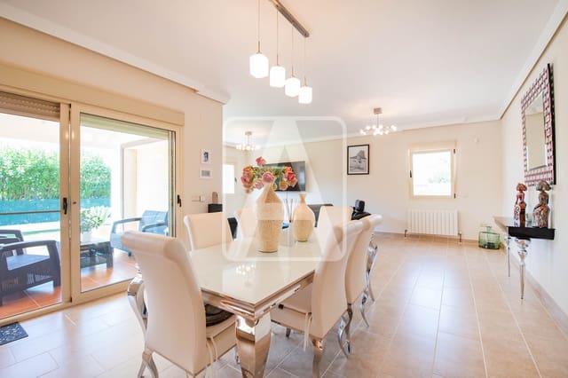 4 soveværelse Villa til salg i Calpe / Calp med swimmingpool garage - € 899.500 (Ref: 9184583)