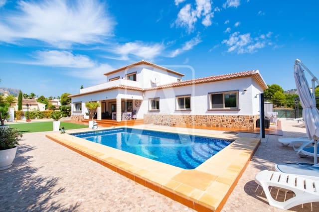 4 soveværelse Villa til salg i Calpe / Calp med swimmingpool garage - € 899.500 (Ref: 9184583)