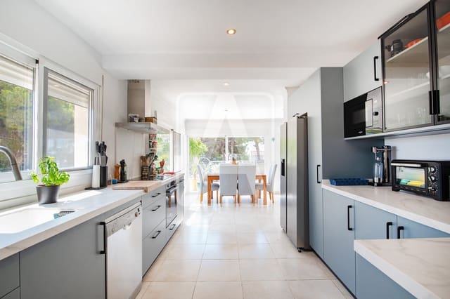 6 Zimmer Villa zu verkaufen in Calpe / Calp mit Pool Garage - 1.590.000 € (Ref: 9193316)