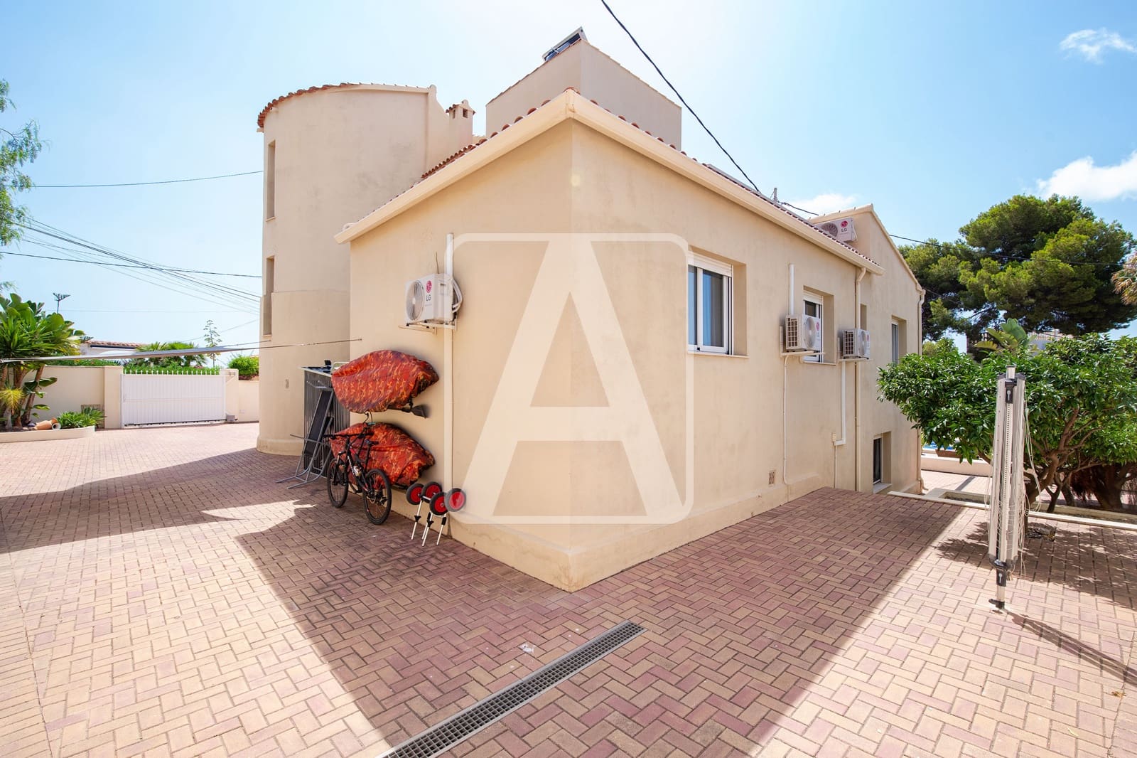 6 Zimmer Villa zu verkaufen in Calpe / Calp mit Pool Garage - 1.590.000 € (Ref: 9193316)
