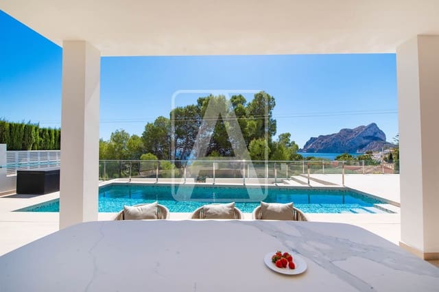 7 Zimmer Villa zu verkaufen in Calpe / Calp mit Pool Garage - 2.490.000 € (Ref: 9234082)