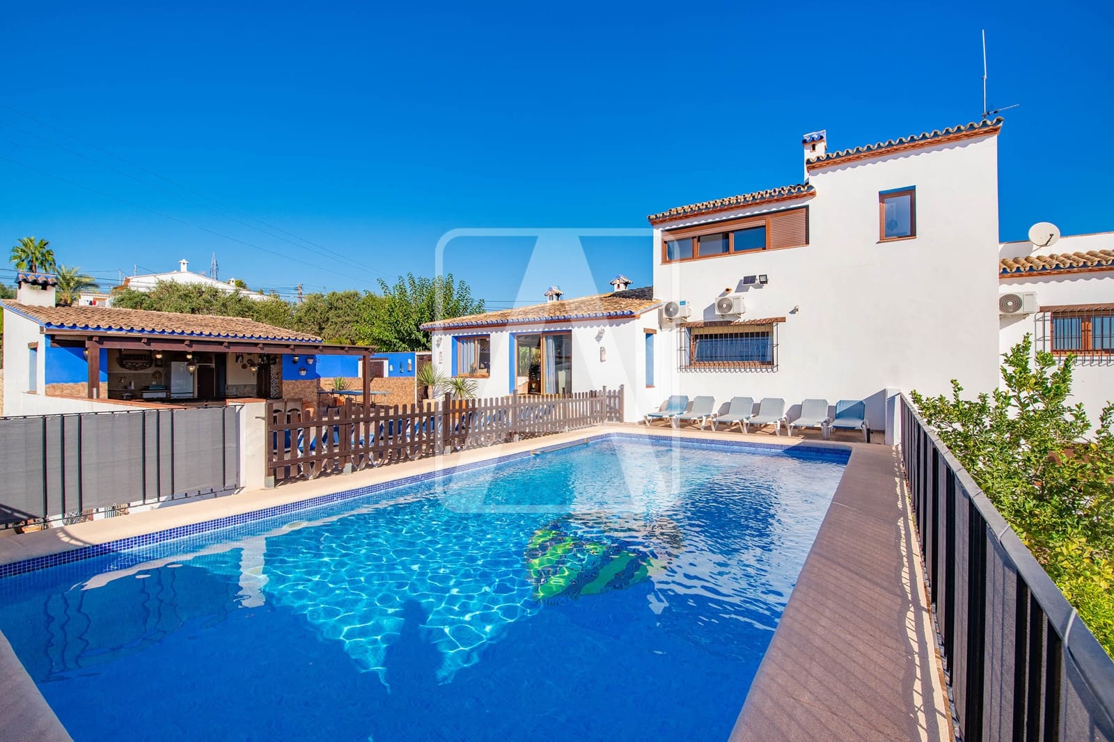 10 soveværelse Finca/Landehus til salg i Teulada med swimmingpool garage - € 1.500.000 (Ref: 9261931)