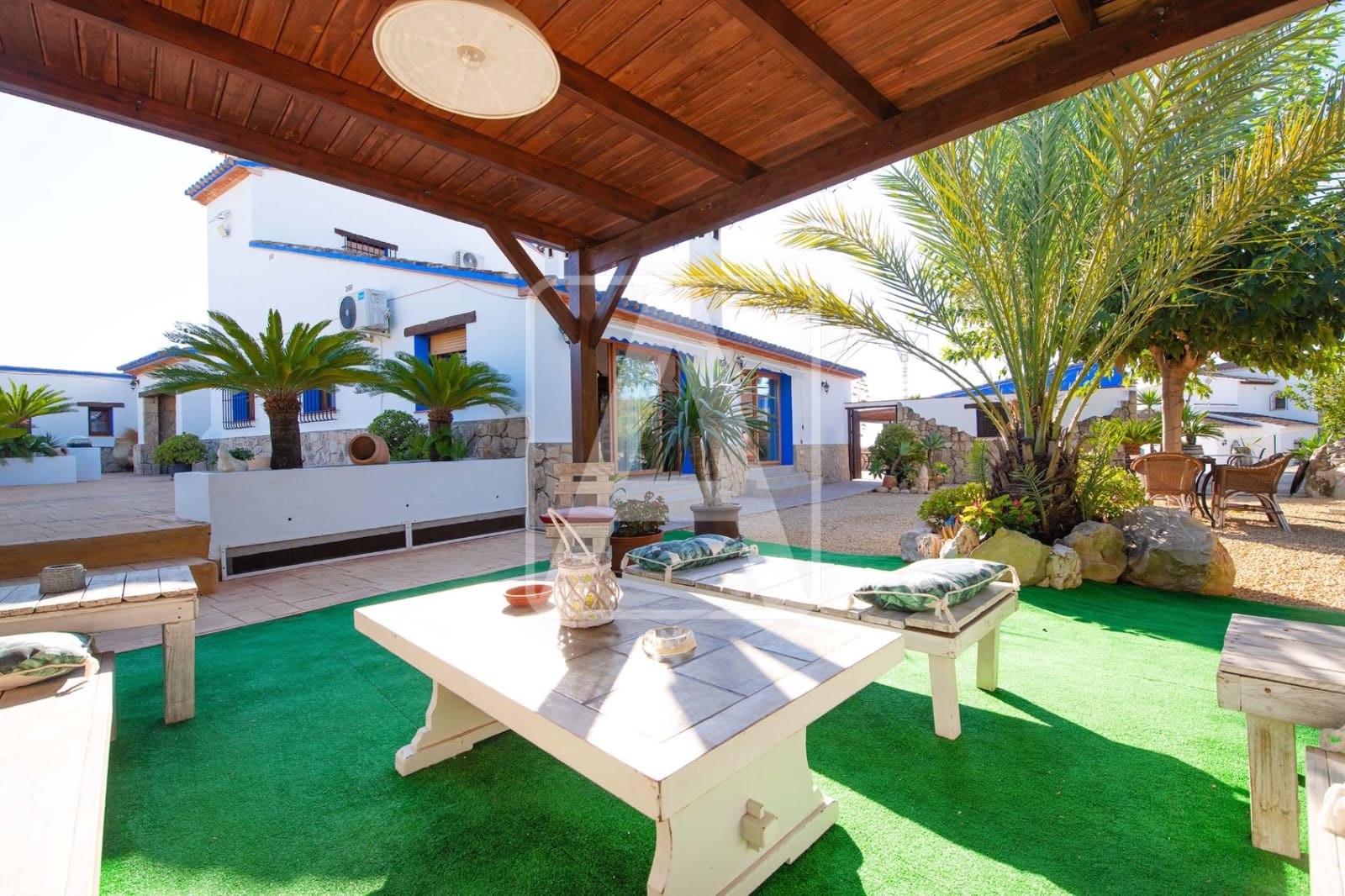 10 soveværelse Finca/Landehus til salg i Teulada med swimmingpool garage - € 1.500.000 (Ref: 9261931)