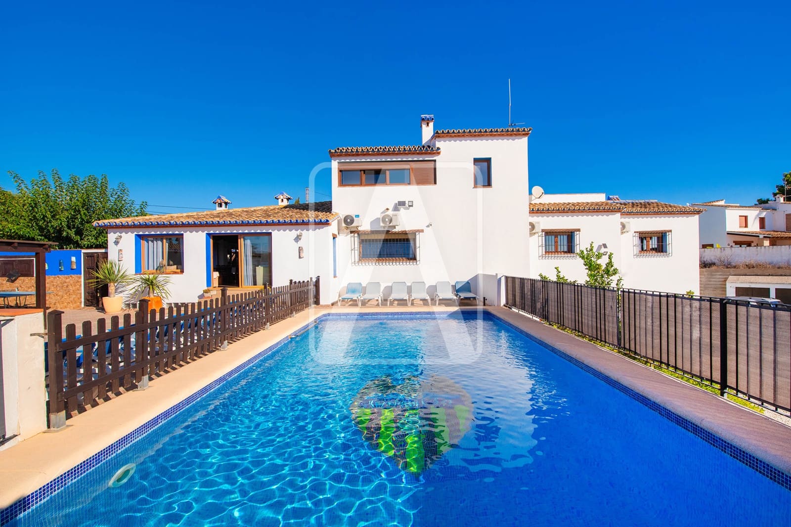 10 soveværelse Finca/Landehus til salg i Teulada med swimmingpool garage - € 1.500.000 (Ref: 9261931)