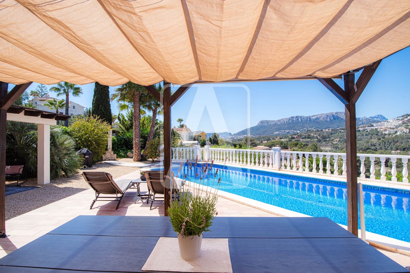 4 Zimmer Villa zu verkaufen in Calpe / Calp mit Garage - 795.000 € (Ref: 9271562)