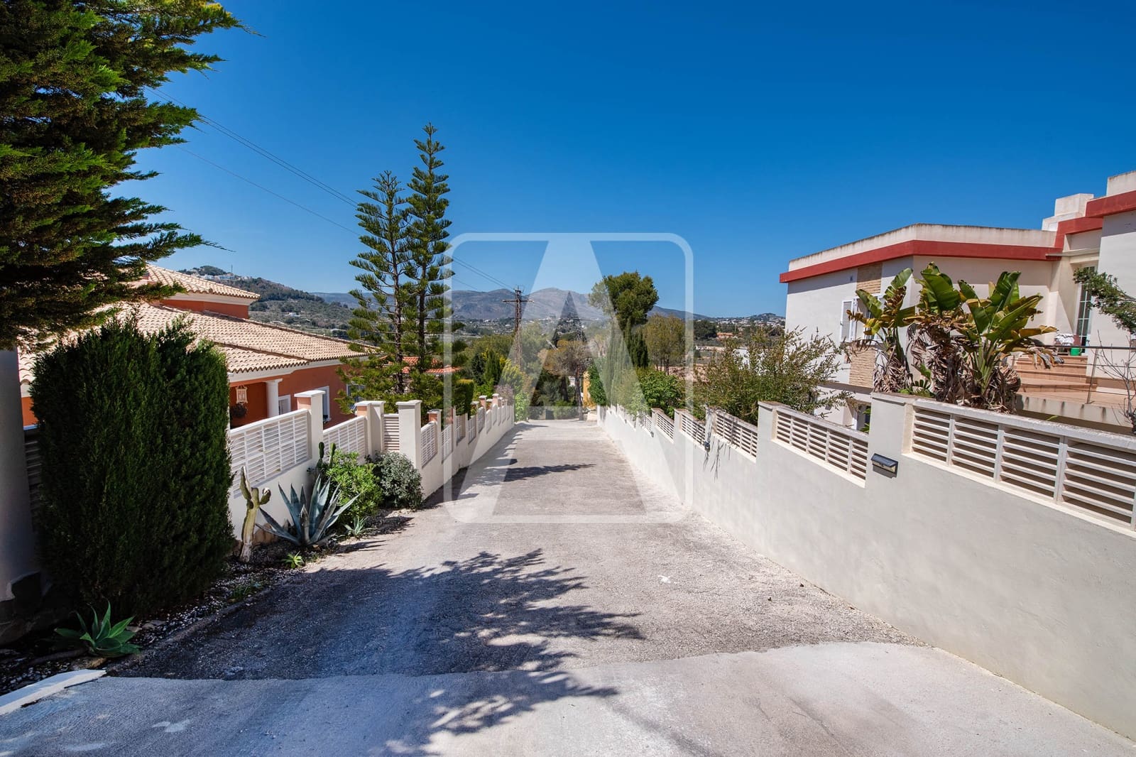 4 Zimmer Villa zu verkaufen in Calpe / Calp mit Garage - 795.000 € (Ref: 9271562)