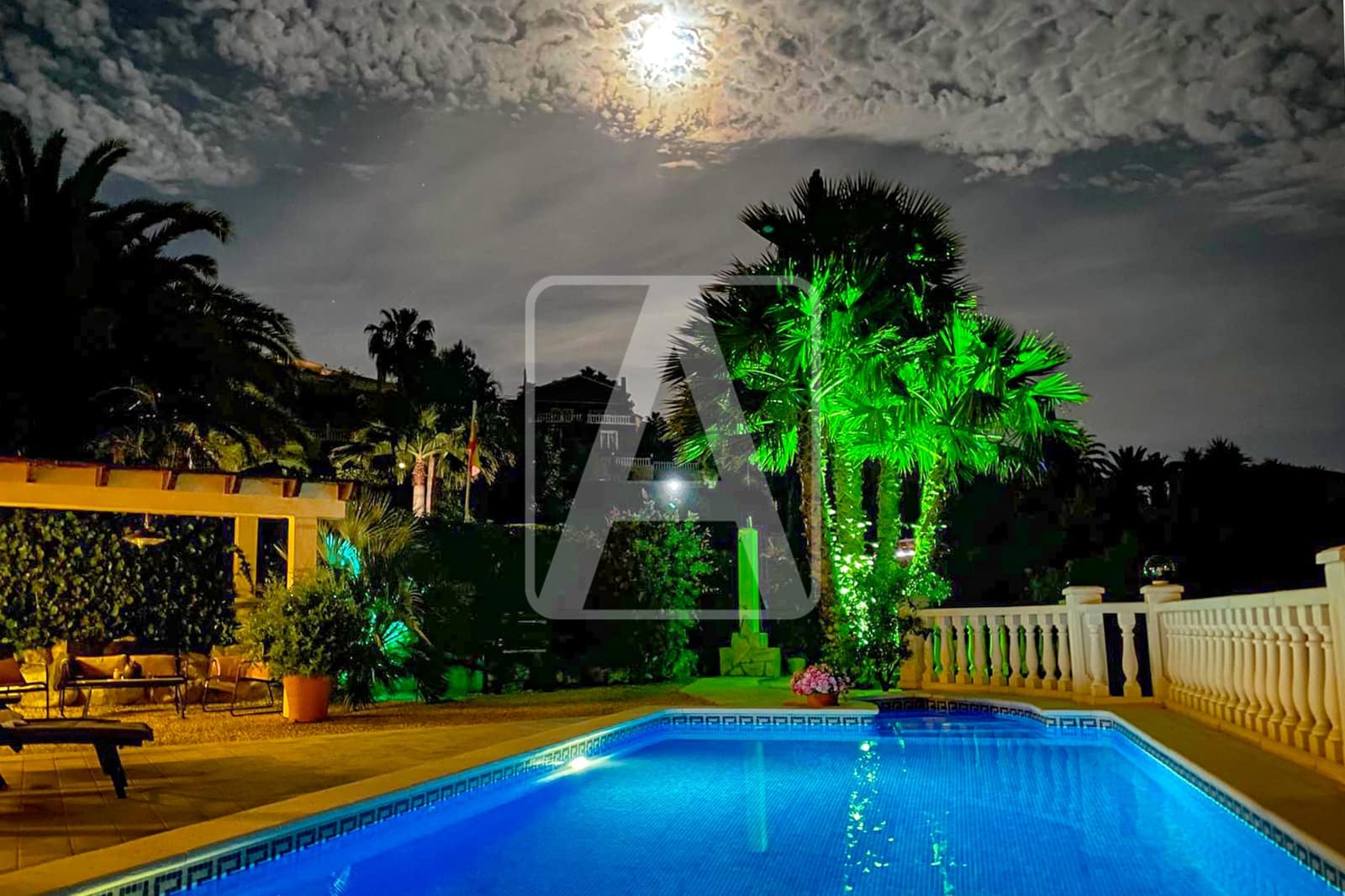 4 Zimmer Villa zu verkaufen in Calpe / Calp mit Garage - 795.000 € (Ref: 9271562)