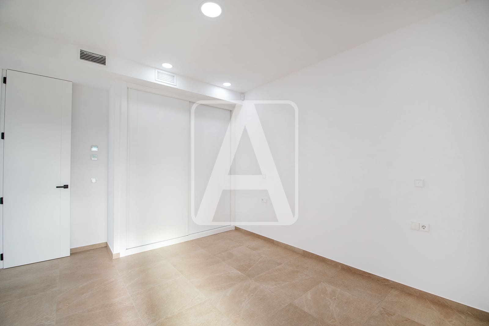 3 bedroom Villa for sale in Benissa with pool garage - € 1,175,000 (Ref: 9275265)