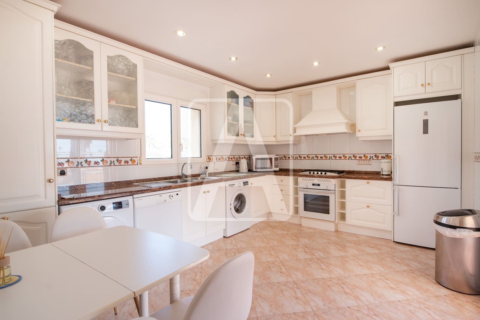 4 soverom Villa til salgs i Benissa med svømmebasseng garasje - € 1 100 000 (Ref: 9329897)