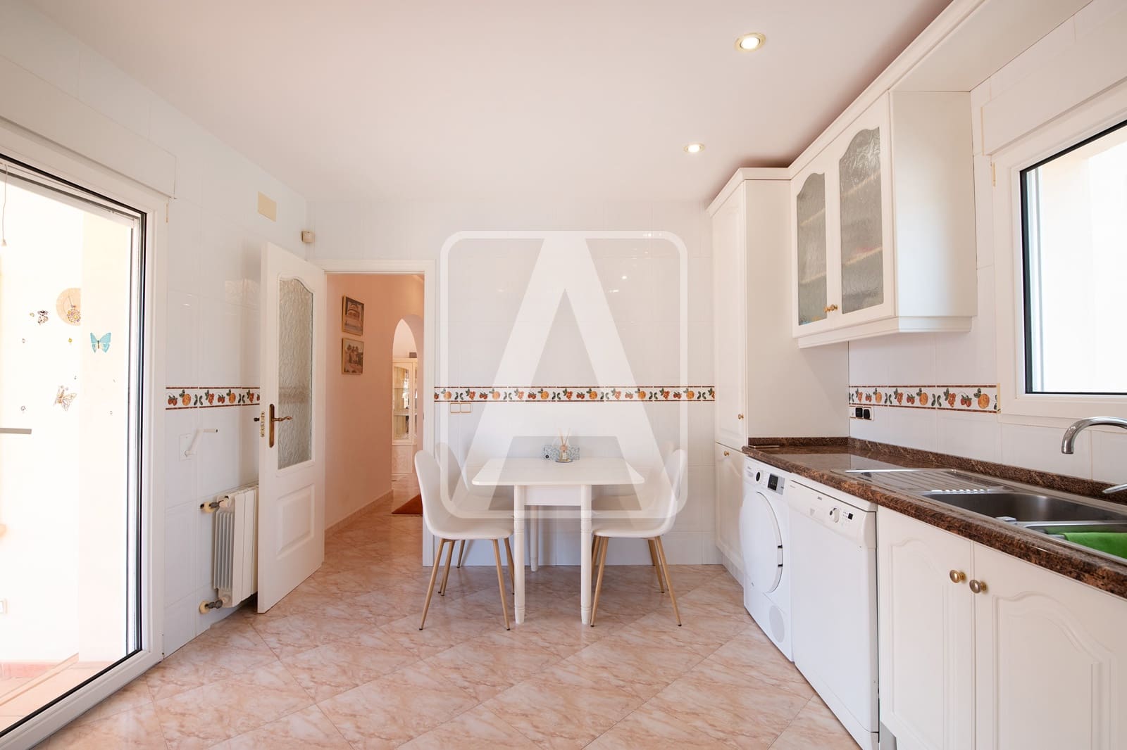 4 soverom Villa til salgs i Benissa med svømmebasseng garasje - € 1 100 000 (Ref: 9329897)