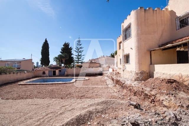 7 Zimmer Villa zu verkaufen in Calpe / Calp mit Pool Garage - 450.000 € (Ref: 9340368)