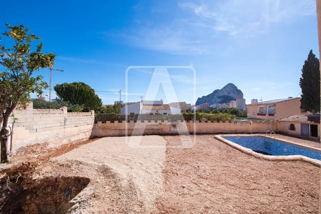 7 Zimmer Villa zu verkaufen in Calpe / Calp mit Pool Garage - 450.000 € (Ref: 9340368)