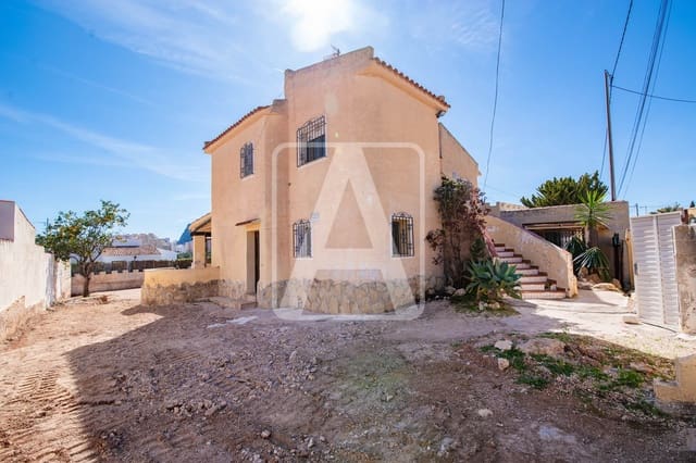 7 Zimmer Villa zu verkaufen in Calpe / Calp mit Pool Garage - 450.000 € (Ref: 9340368)