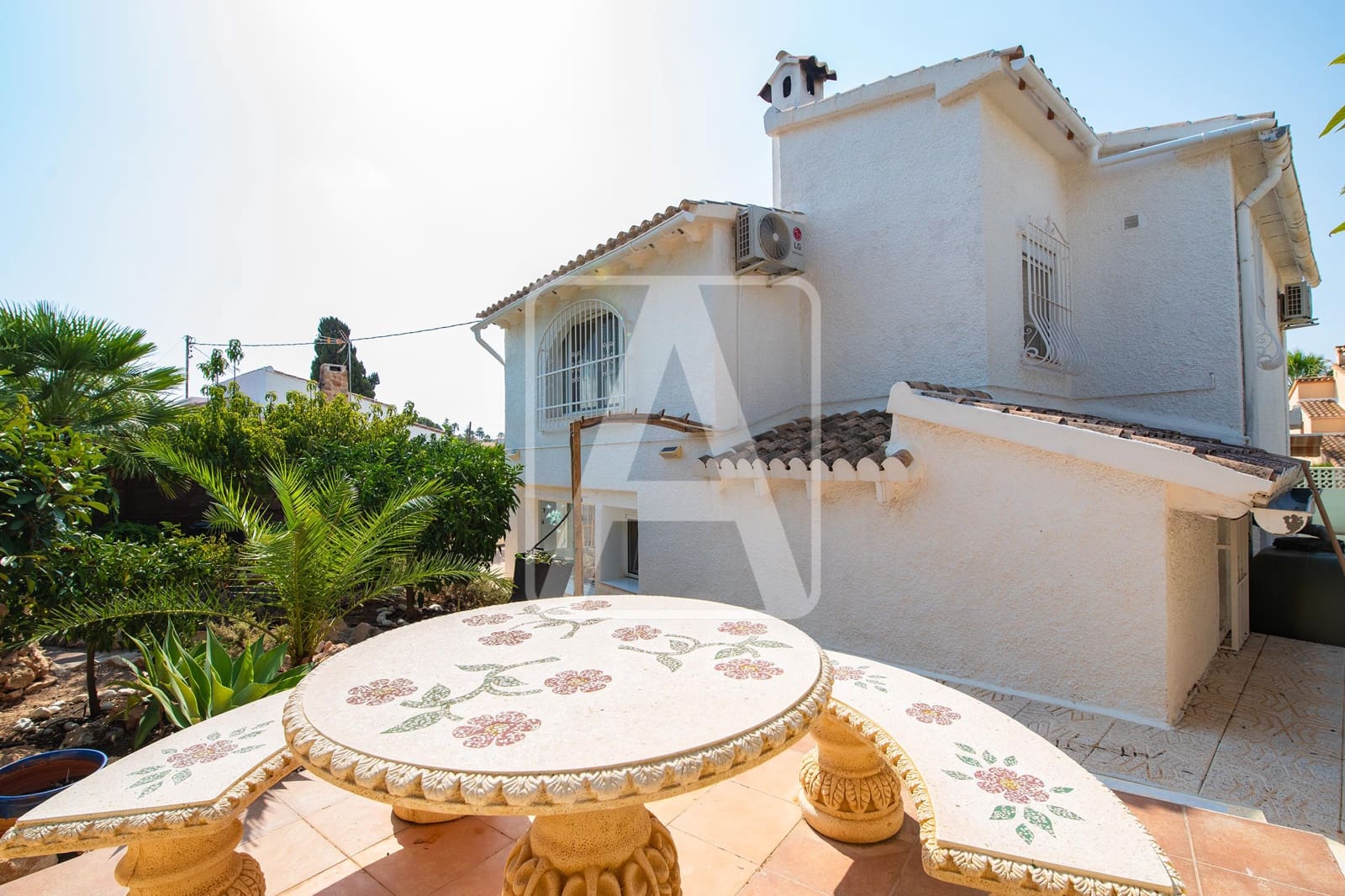 5 bedroom Villa for sale in Calpe / Calp with pool garage - € 480,000 (Ref: 9363388)