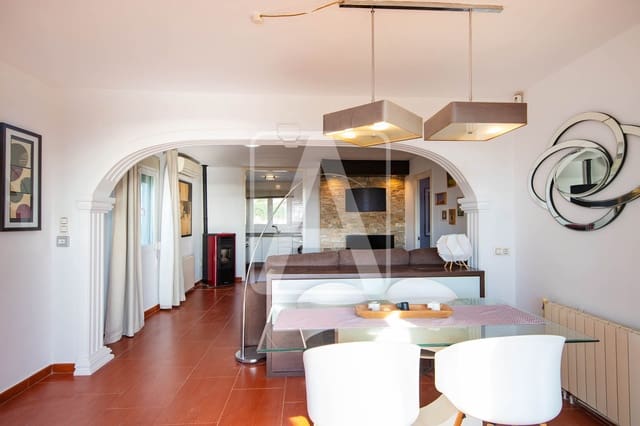 4 bedroom Villa for sale in Calpe / Calp with pool garage - € 575,000 (Ref: 9374568)