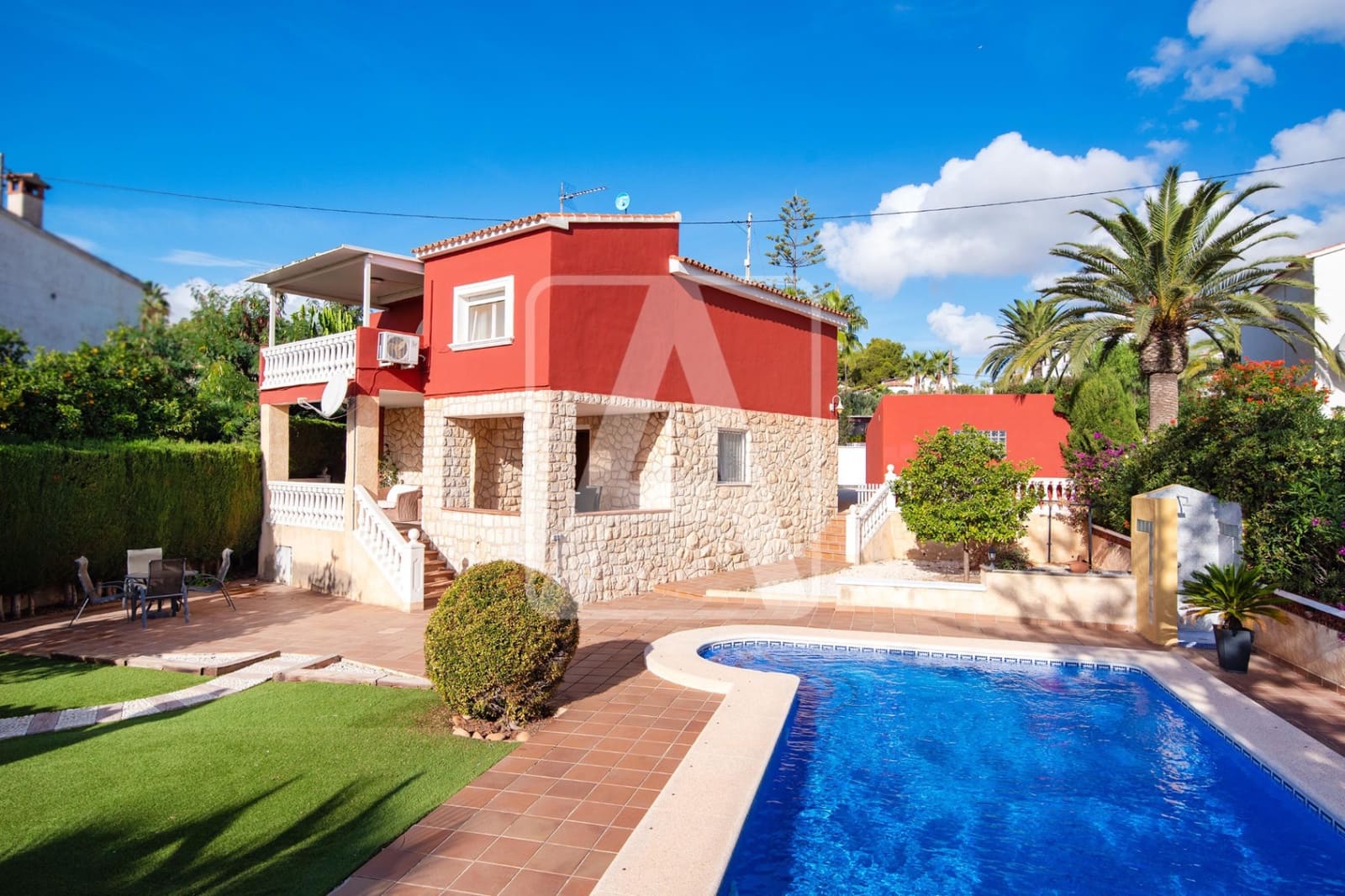 4 sypialnia Willa na sprzedaż w Calpe / Calp z basenem garażem - 575 000 € (Ref: 9374568)