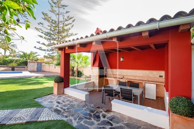 4 bedroom Villa for sale in Calpe / Calp with pool garage - € 575,000 (Ref: 9374568)