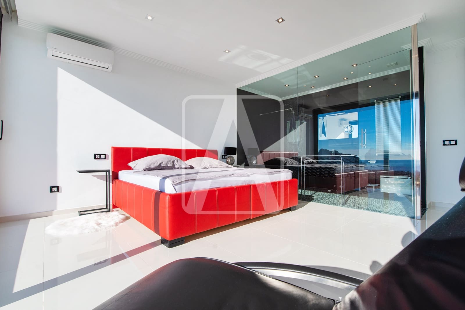 4 bedroom Villa for sale in Calpe / Calp with garage - € 3,995,000 (Ref: 9380758)