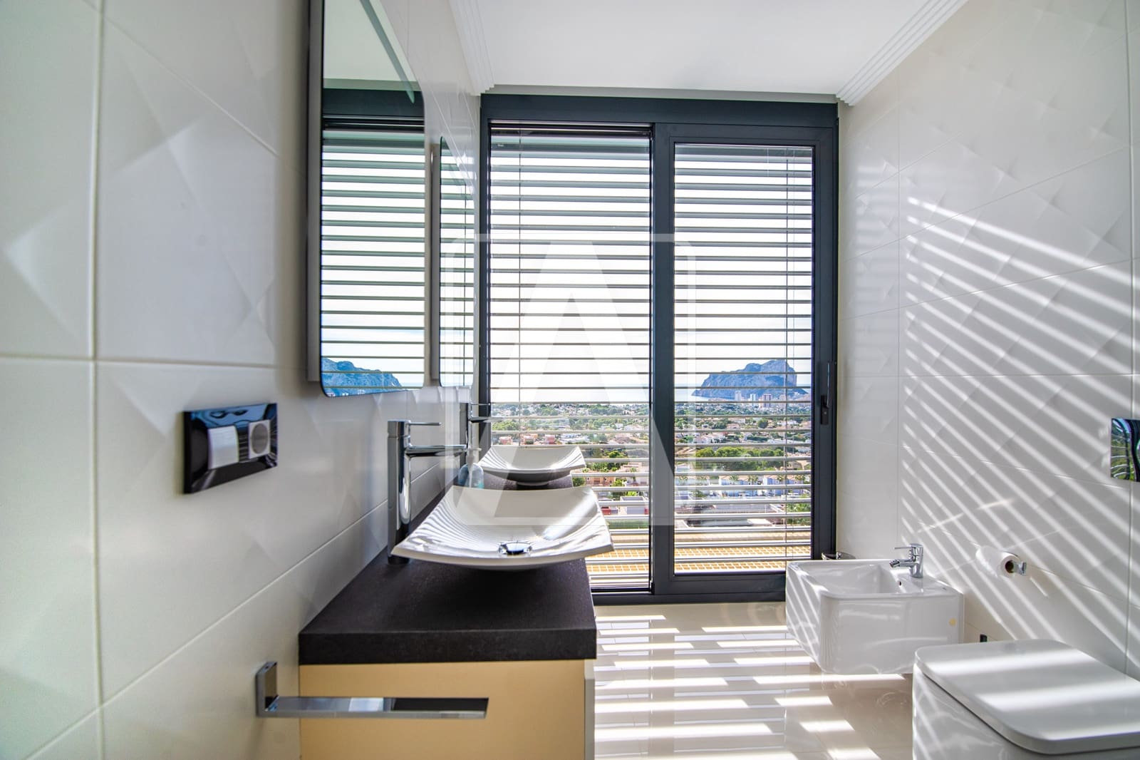 4 bedroom Villa for sale in Calpe / Calp with garage - € 3,995,000 (Ref: 9380758)