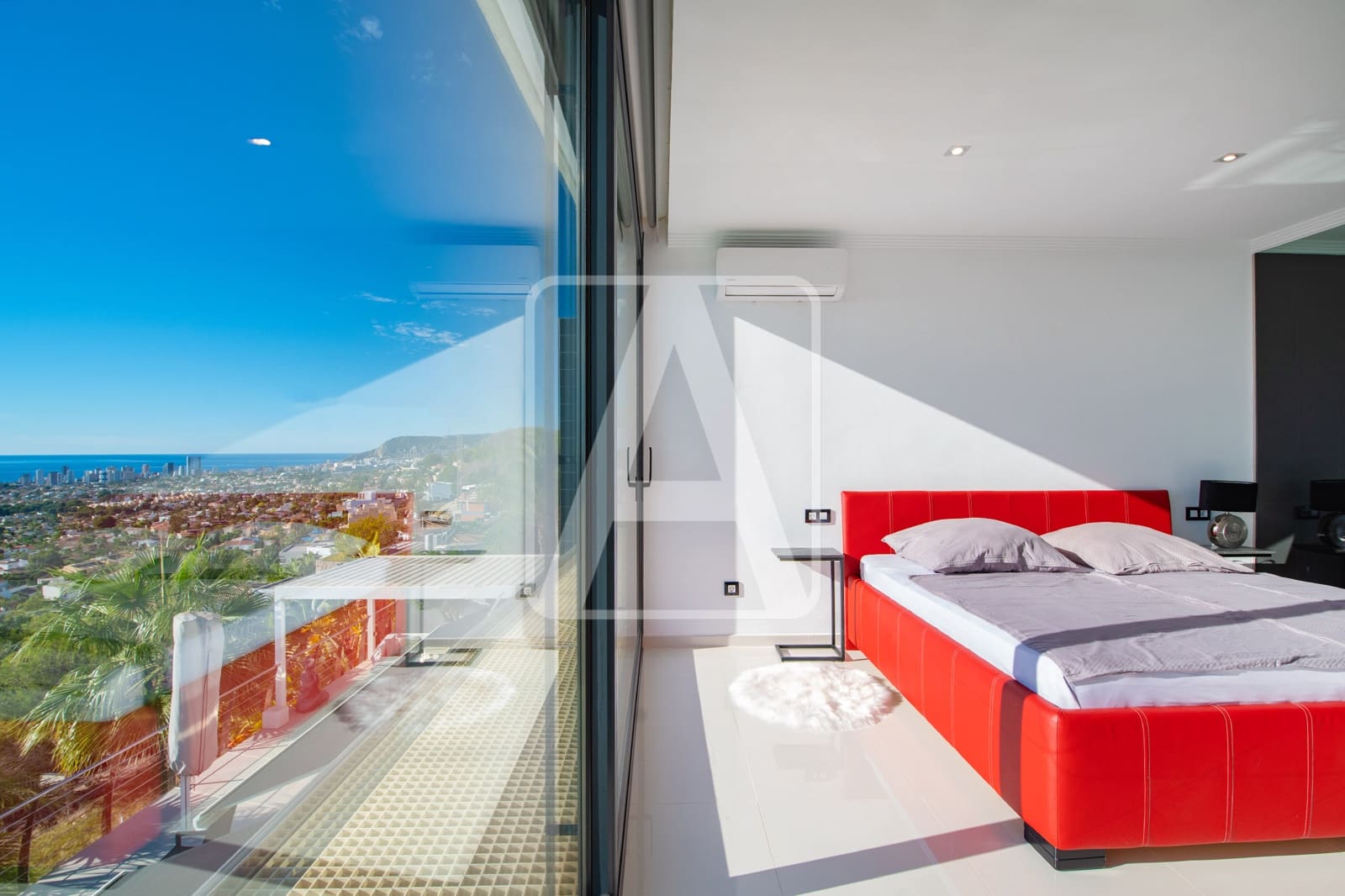 4 bedroom Villa for sale in Calpe / Calp with garage - € 3,995,000 (Ref: 9380758)