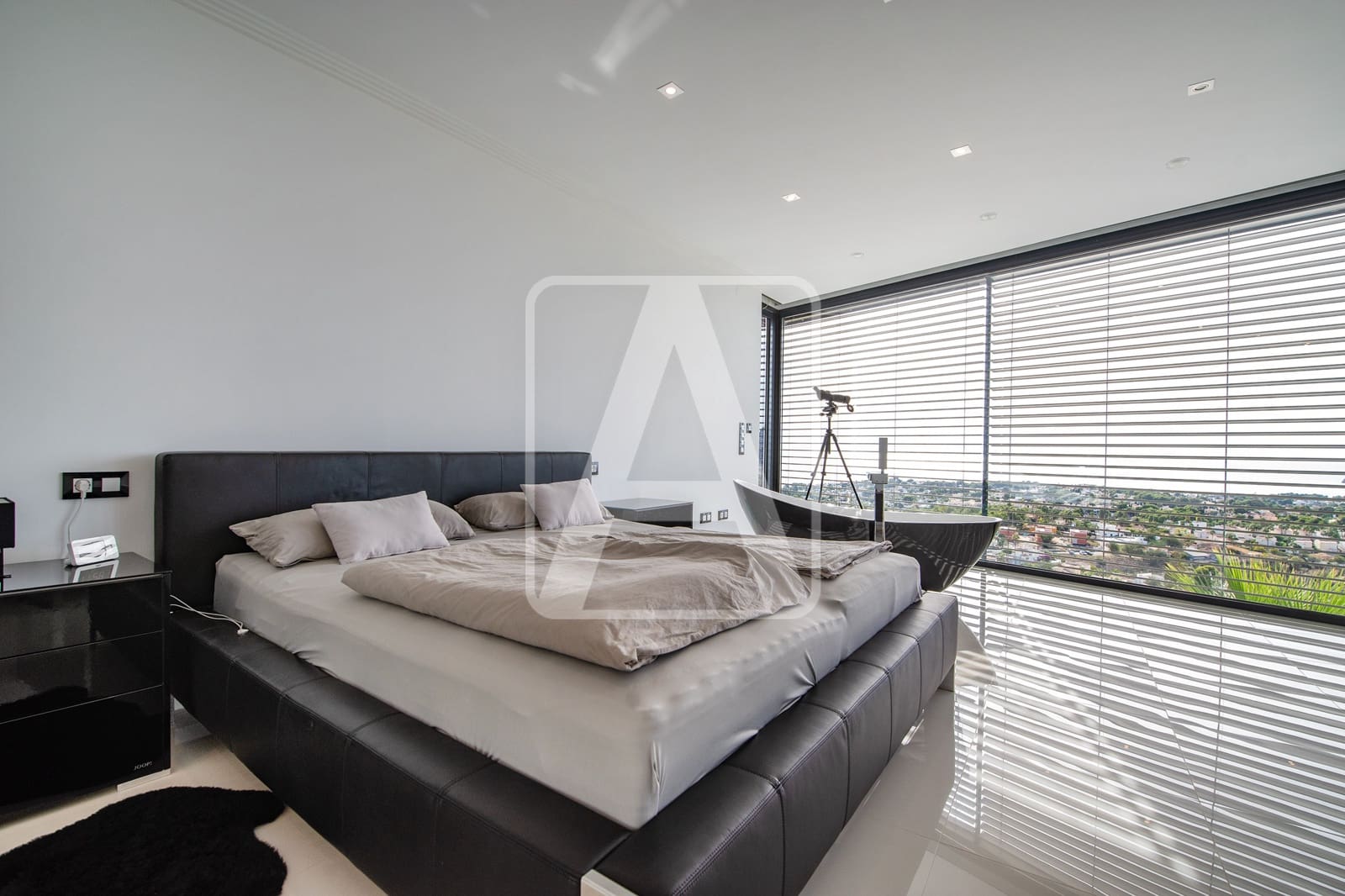4 bedroom Villa for sale in Calpe / Calp with garage - € 3,995,000 (Ref: 9380758)