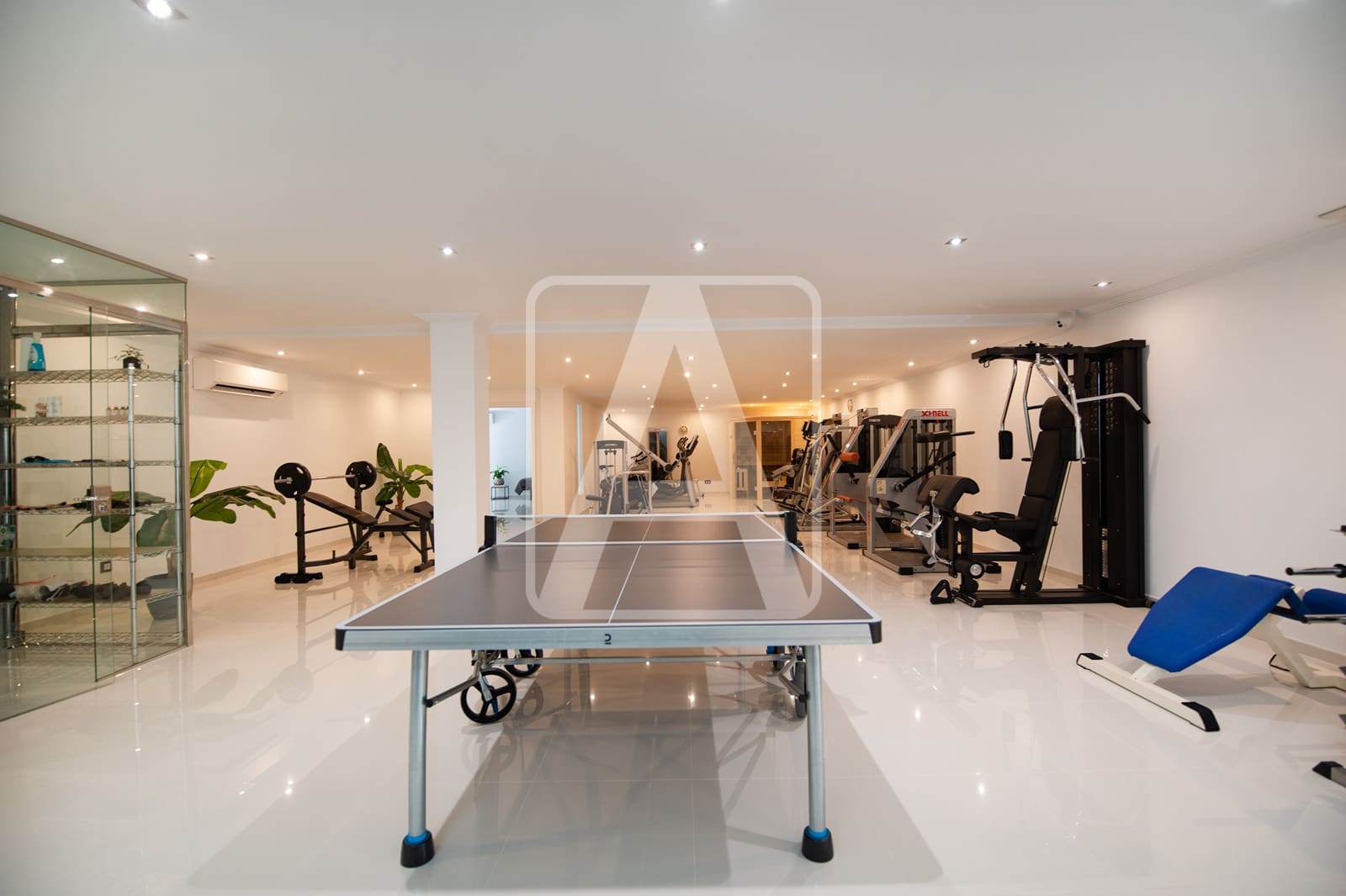 4 bedroom Villa for sale in Calpe / Calp with garage - € 3,995,000 (Ref: 9380758)