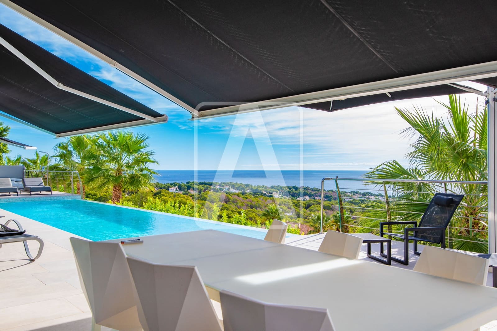 4 bedroom Villa for sale in Calpe / Calp with garage - € 3,995,000 (Ref: 9380758)