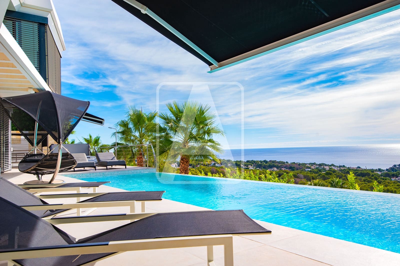 4 bedroom Villa for sale in Calpe / Calp with garage - € 3,995,000 (Ref: 9380758)