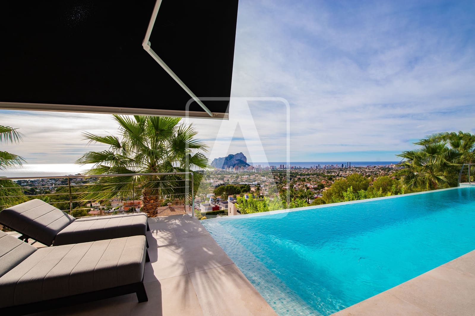 4 bedroom Villa for sale in Calpe / Calp with garage - € 3,995,000 (Ref: 9380758)