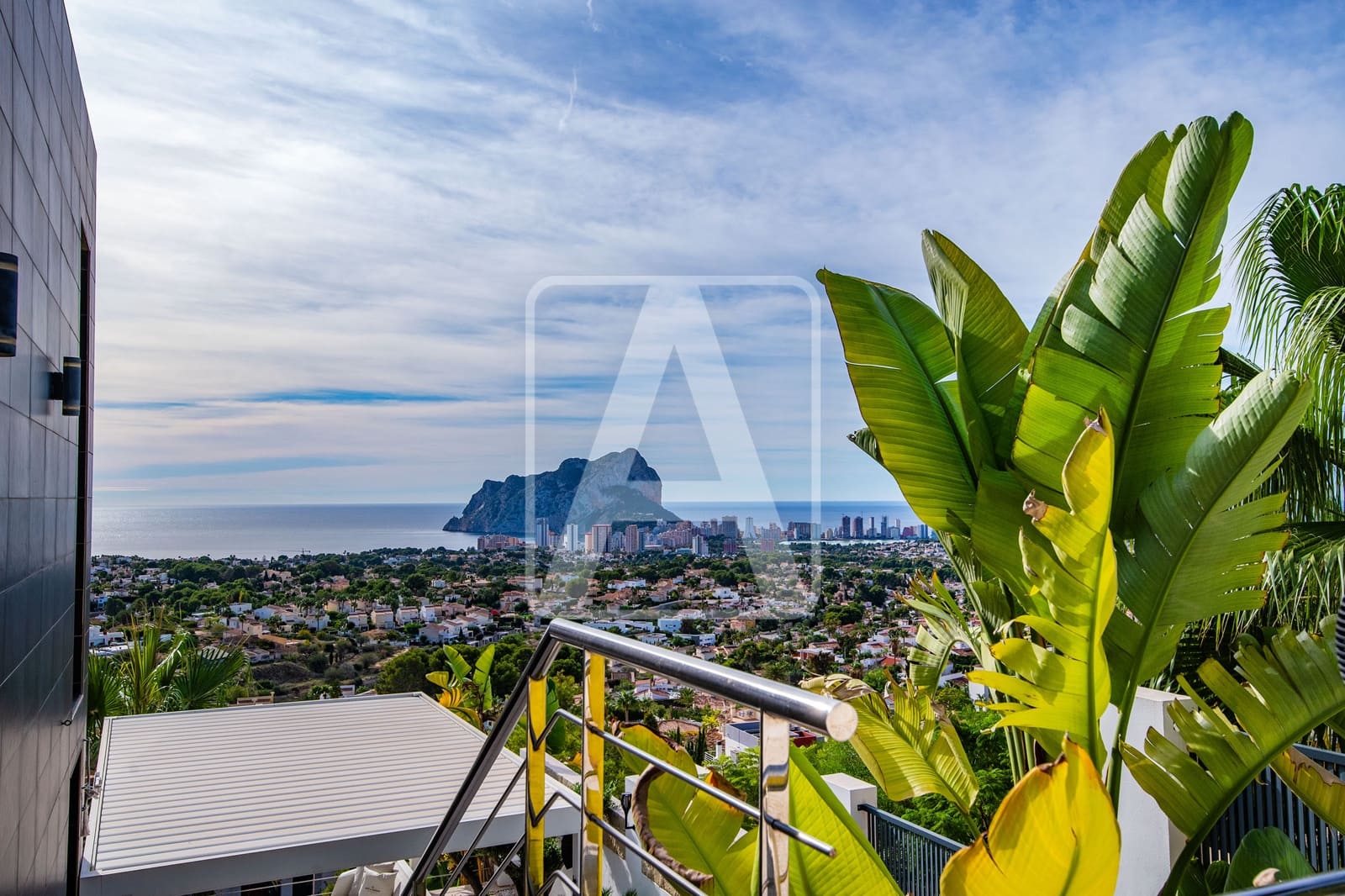 4 bedroom Villa for sale in Calpe / Calp with garage - € 3,995,000 (Ref: 9380758)