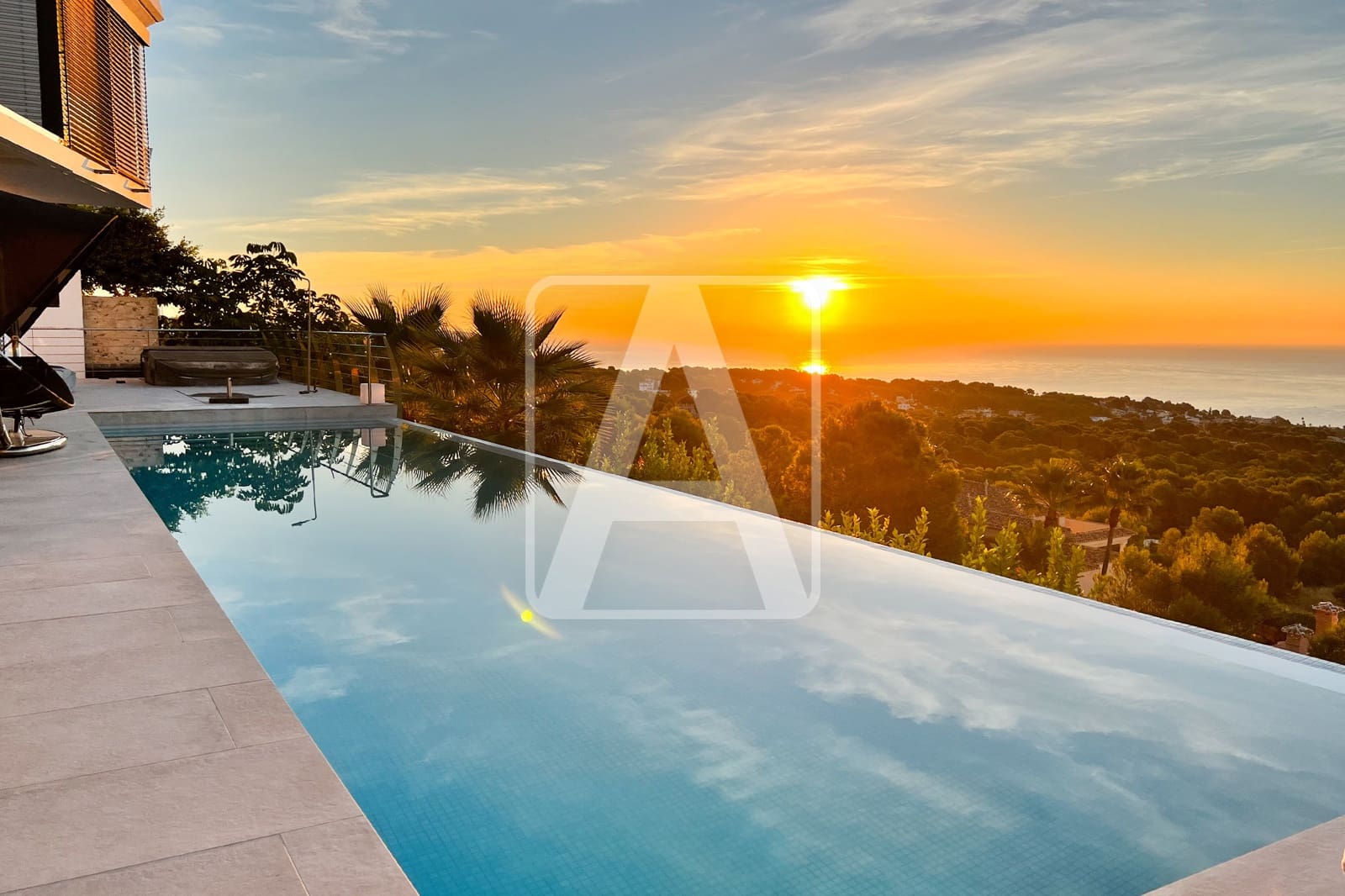 4 soveværelse Villa til salg i Calpe / Calp med garage - € 3.995.000 (Ref: 9380758)