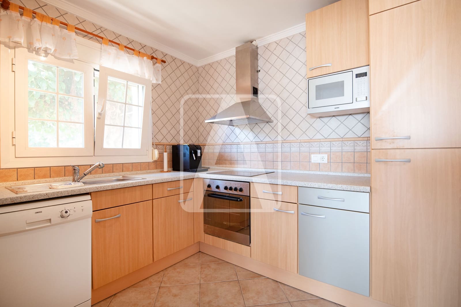 4 Zimmer Villa zu verkaufen in Benissa mit Pool Garage - 850.000 € (Ref: 9380759)