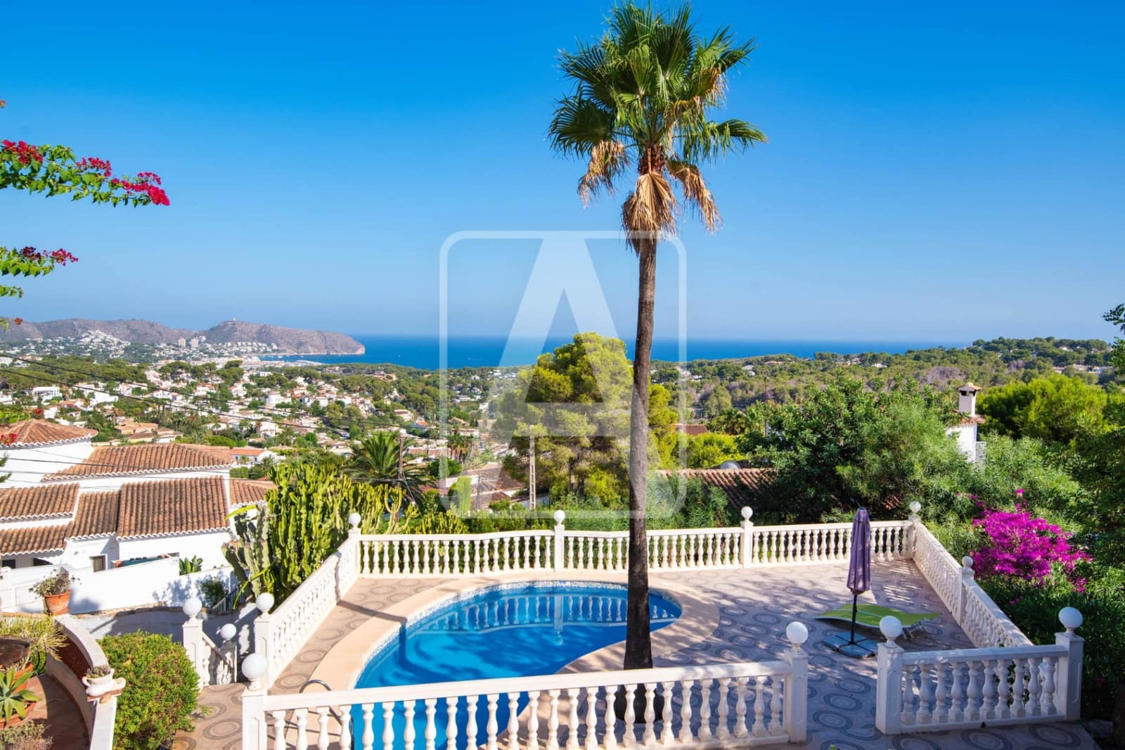4 bedroom Villa for sale in Moraira with pool garage - € 825,000 (Ref: 9380761)