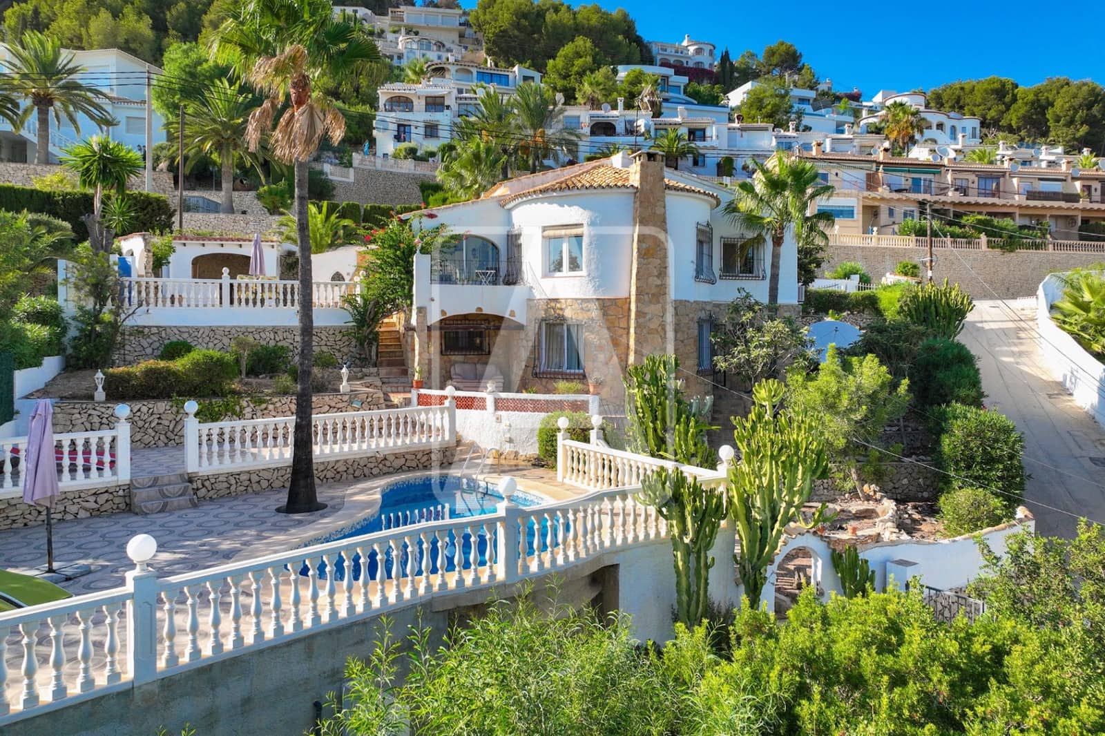 4 bedroom Villa for sale in Moraira with pool garage - € 825,000 (Ref: 9380761)