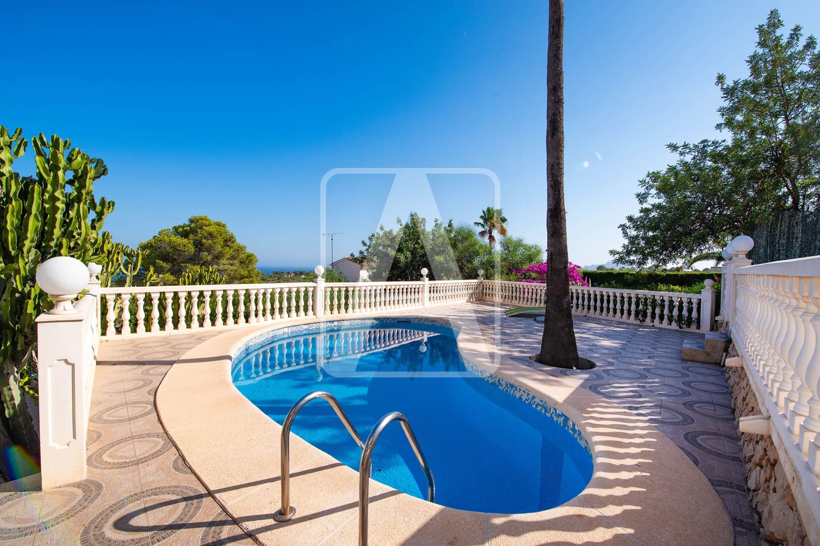 4 bedroom Villa for sale in Moraira with pool garage - € 825,000 (Ref: 9380761)