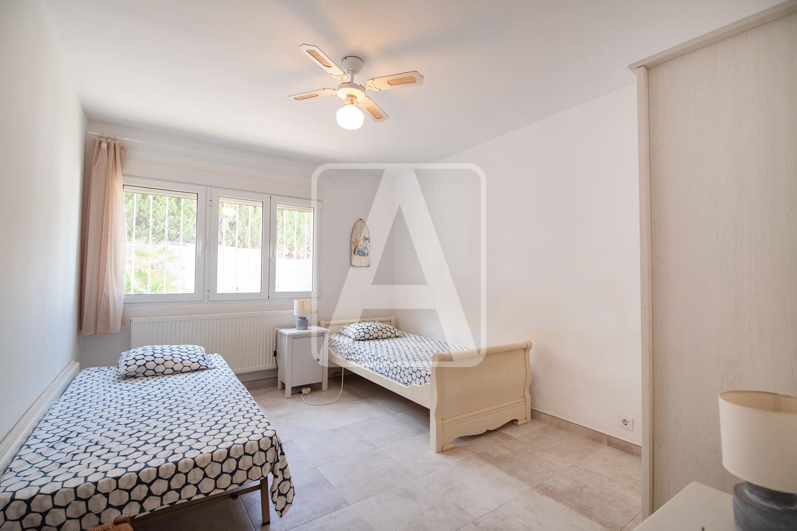 5 bedroom Villa for sale in Benissa with pool garage - € 650,000 (Ref: 9389852)