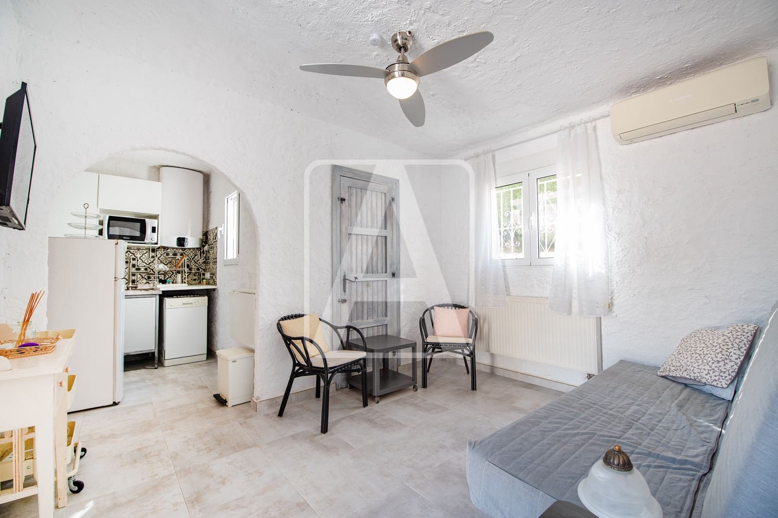 5 bedroom Villa for sale in Benissa with pool garage - € 650,000 (Ref: 9389852)