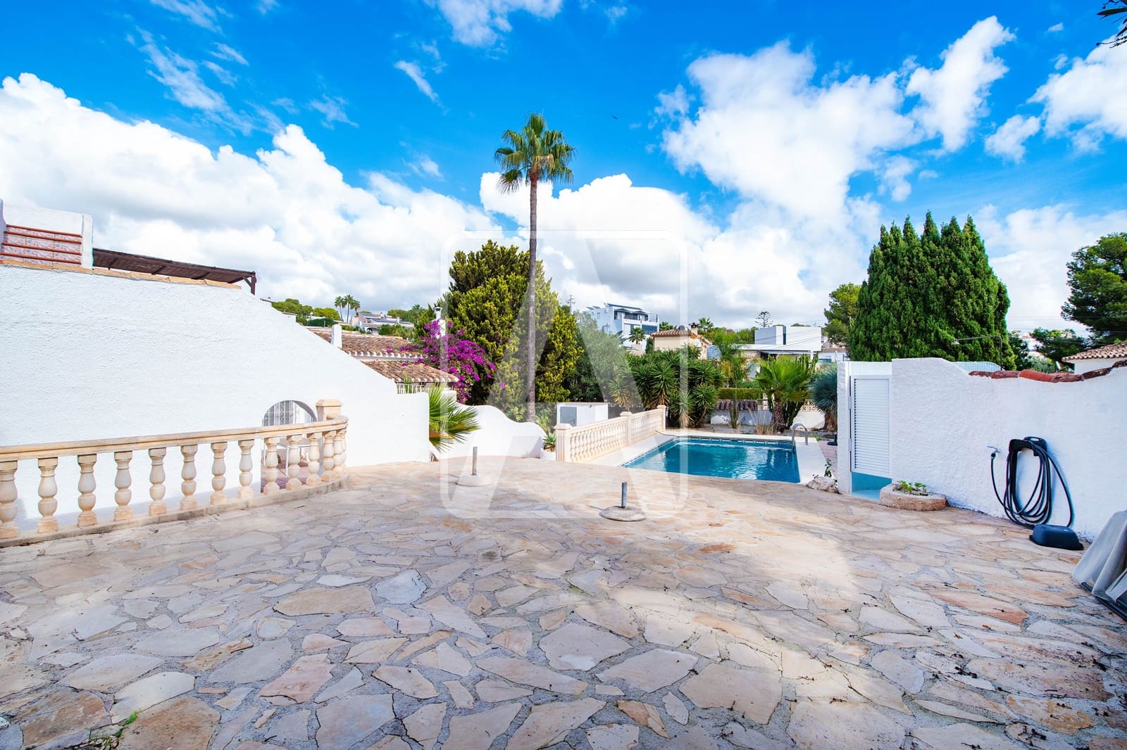5 bedroom Villa for sale in Benissa with pool garage - € 650,000 (Ref: 9389852)