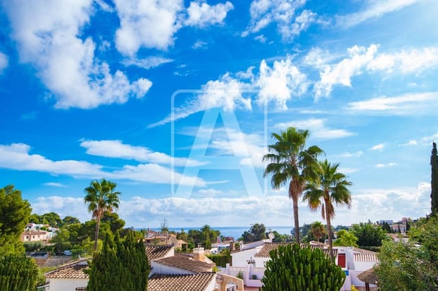 5 quarto Moradia para venda em Benissa com piscina garagem - 650 000 € (Ref: 9389852)