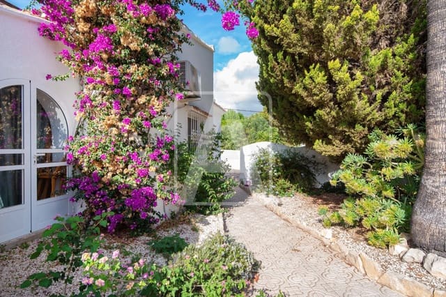 5 quarto Moradia para venda em Benissa com piscina garagem - 650 000 € (Ref: 9389852)