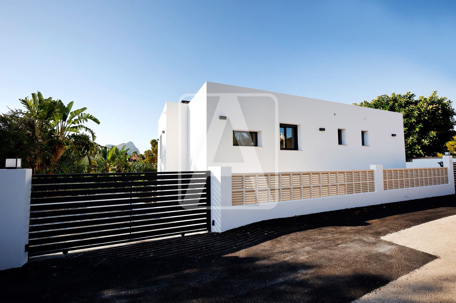 4 slaapkamer Villa te koop in Calpe / Calp met zwembad garage - € 840.000 (Ref: 9389853)