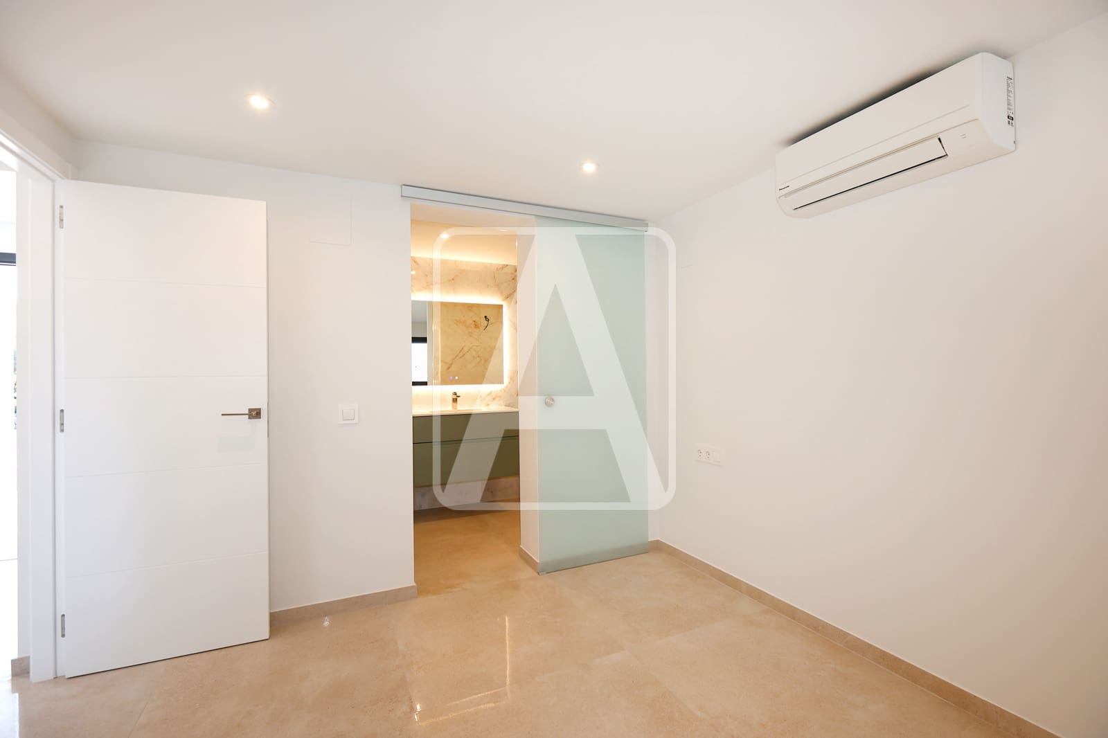 4 slaapkamer Villa te koop in Calpe / Calp met zwembad garage - € 840.000 (Ref: 9389853)