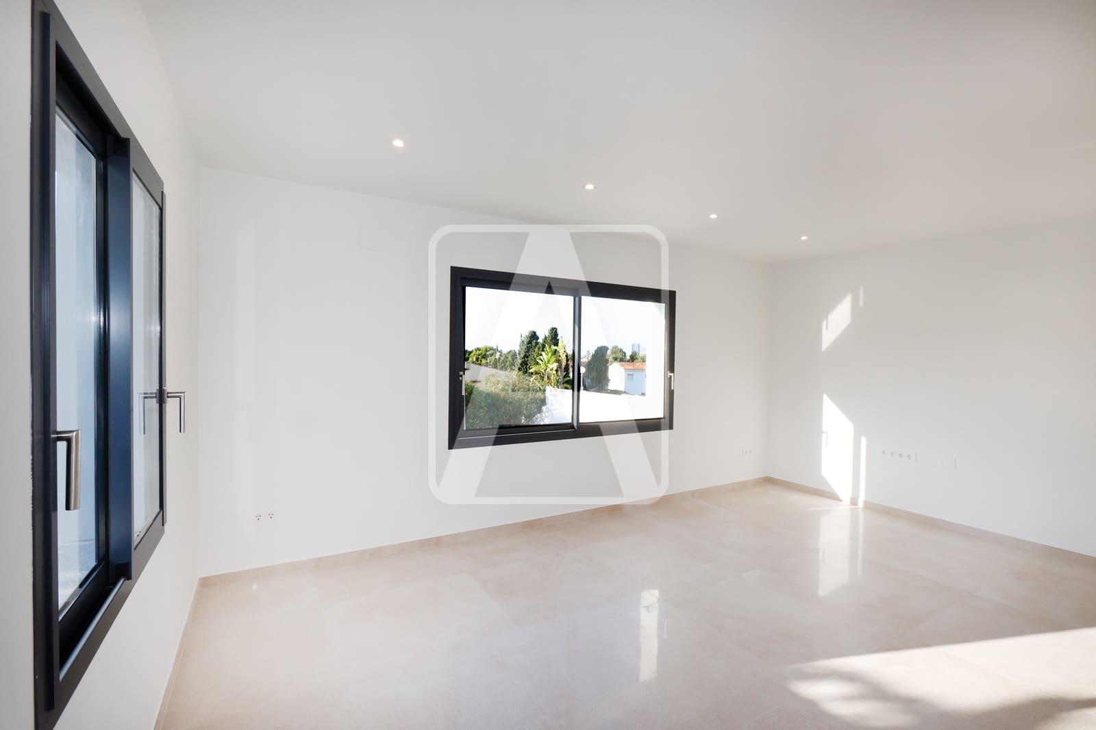 4 slaapkamer Villa te koop in Calpe / Calp met zwembad garage - € 840.000 (Ref: 9389853)