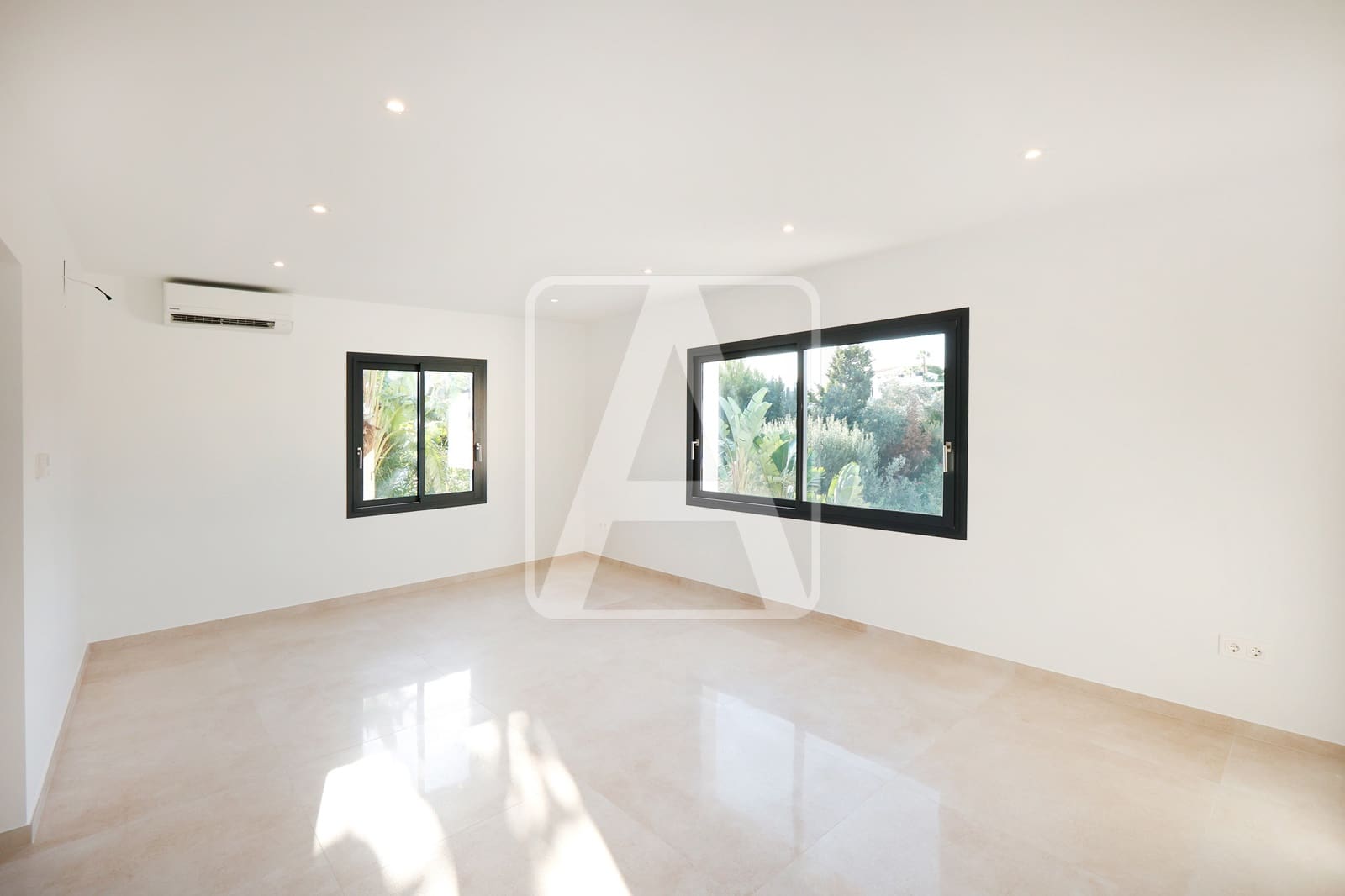 4 slaapkamer Villa te koop in Calpe / Calp met zwembad garage - € 840.000 (Ref: 9389853)